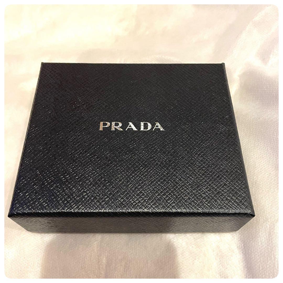 新品未使用✨　プラダ カードケース　名刺入れ ギャランティカード　箱付き