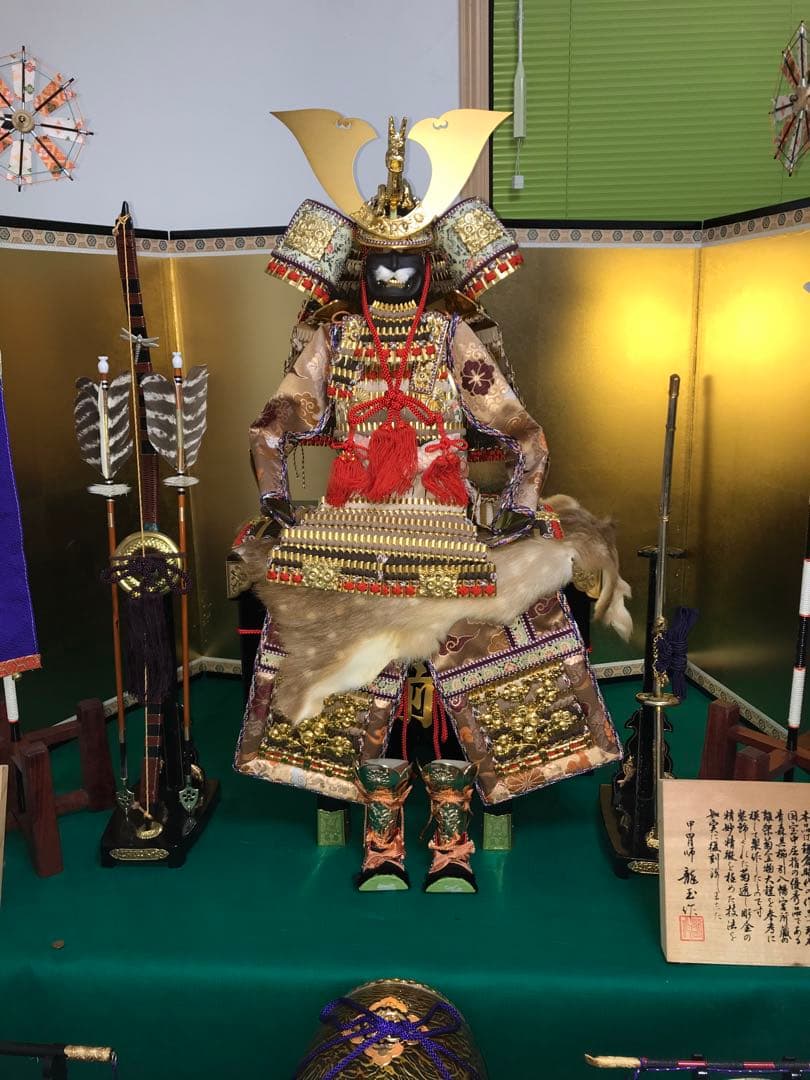 五月人形　鎧，兜　大型3段飾り