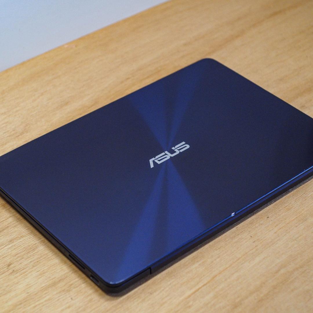 ASUS Zenbook UX430 14、16GB メモリ、512GB SSD