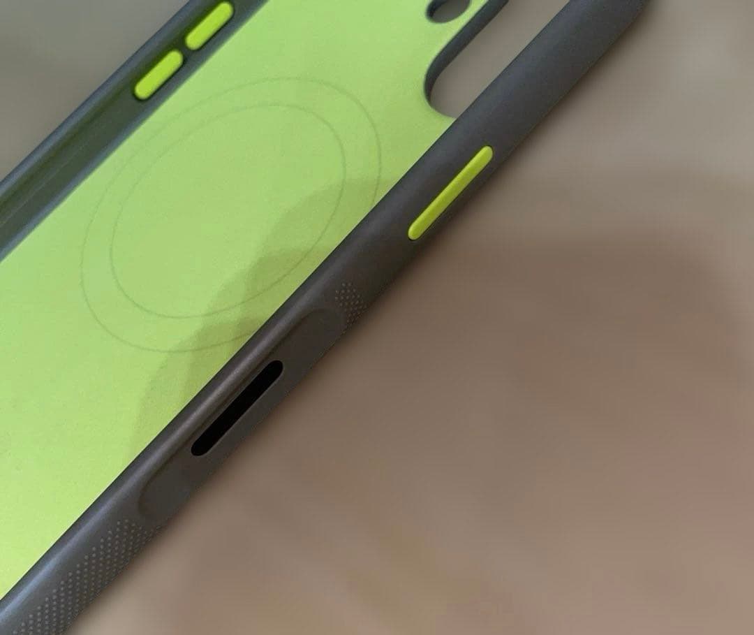 Beats iPhone 17 ケース　アルパイングレイ