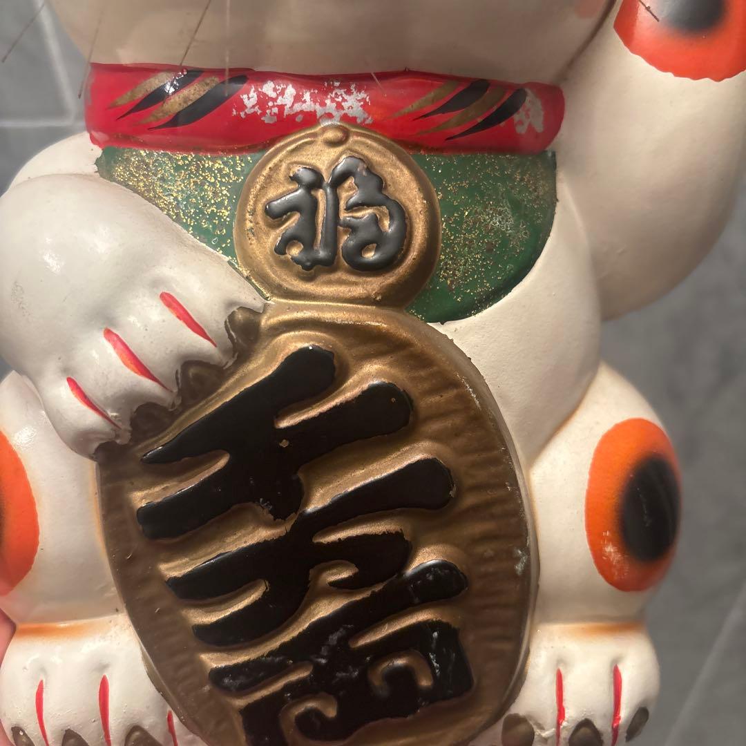 ヴィンテージ手描きの瞳が美しい三毛猫の招き猫