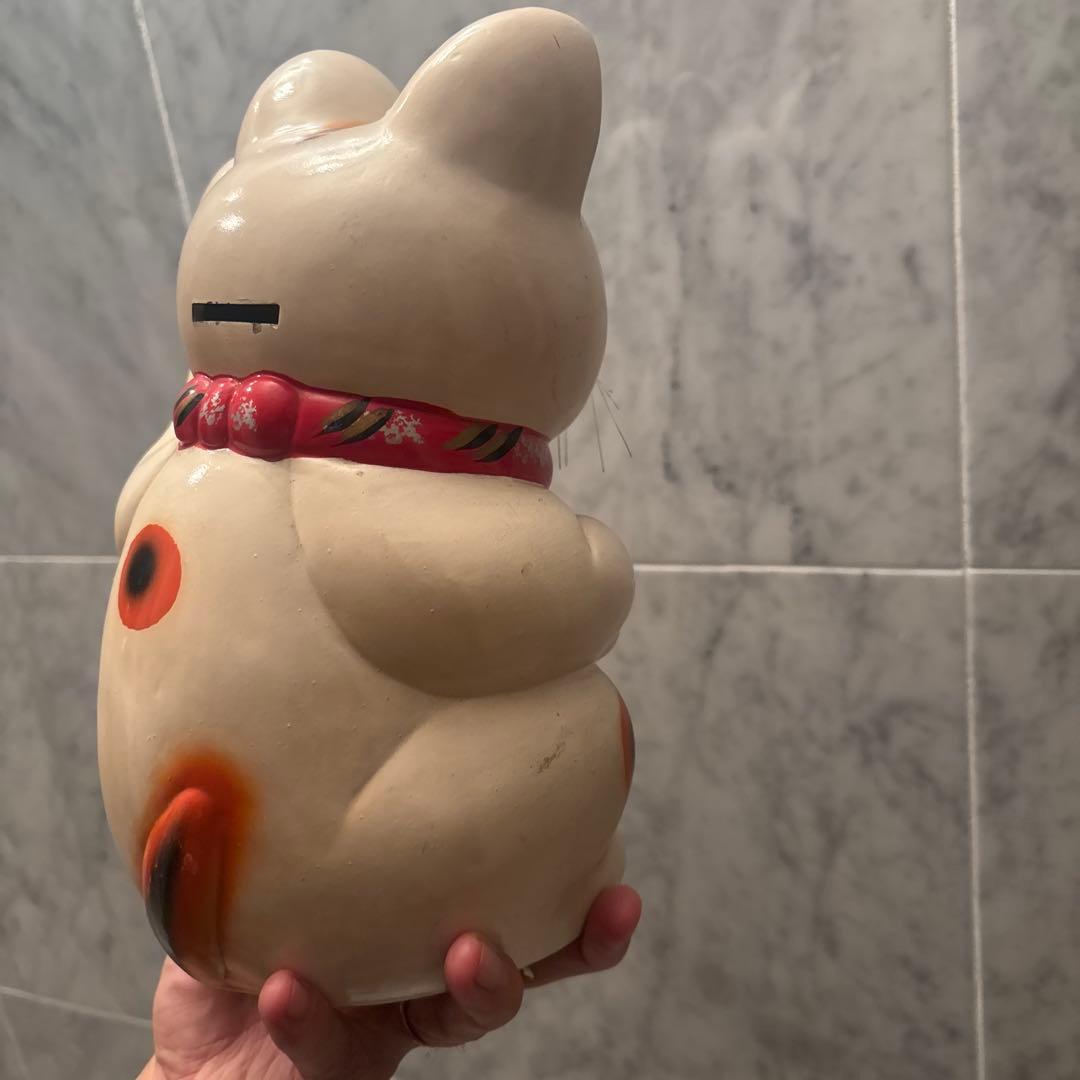 ヴィンテージ手描きの瞳が美しい三毛猫の招き猫