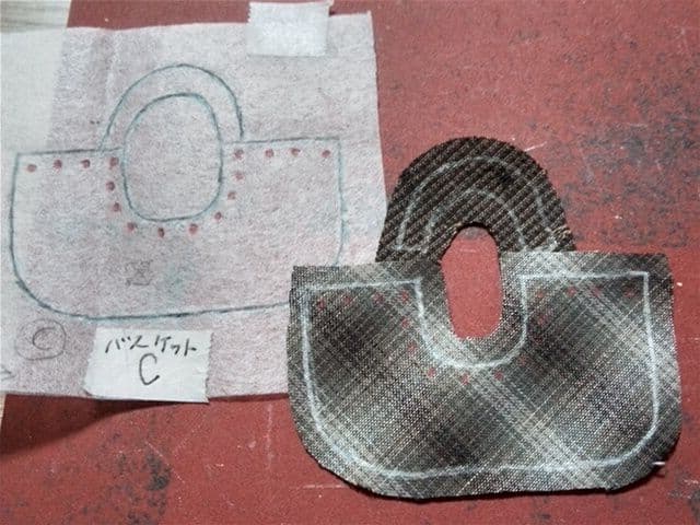 パッチワークキルト 《お花とバスケット・アップリケ&刺繍》 (残1点)