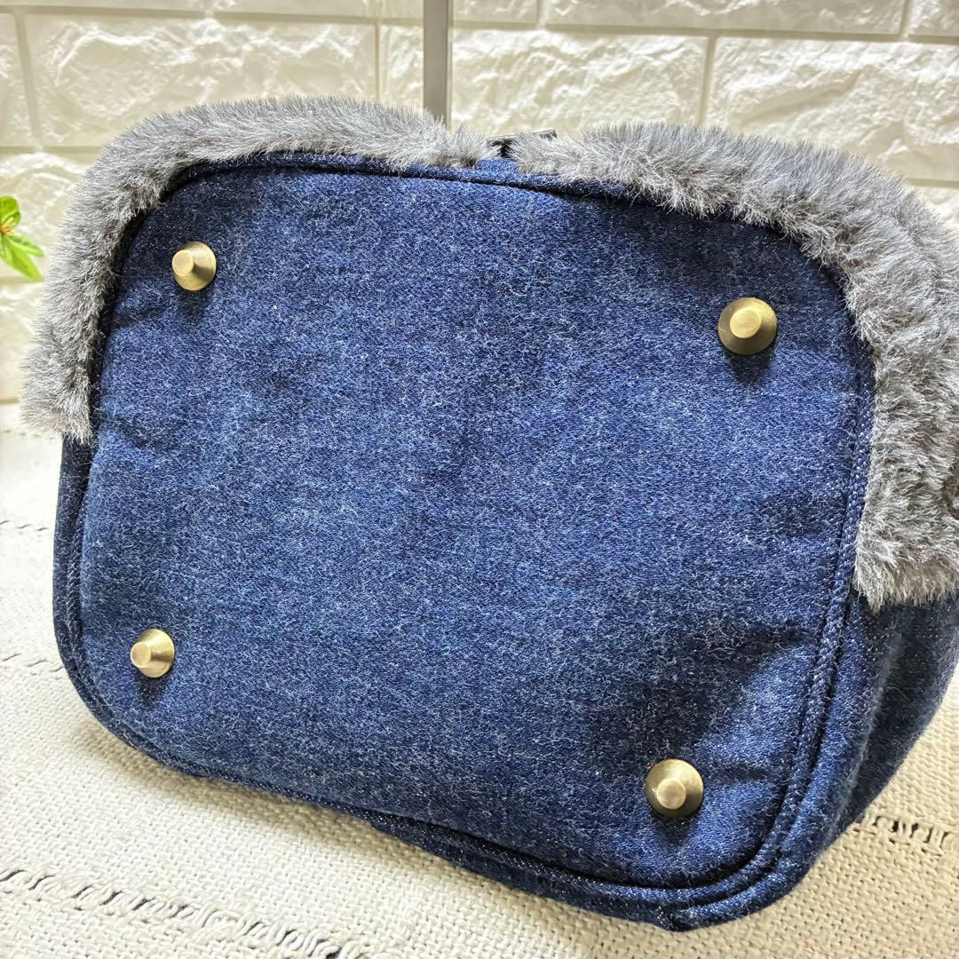 デニムリメイク　濃い色デニムとグレーファーのキューブバック　合皮持ち手・底横長