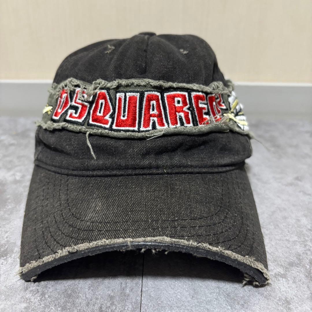 “DSQUARED2 ディースクエアード ダメージ加工　キャップ