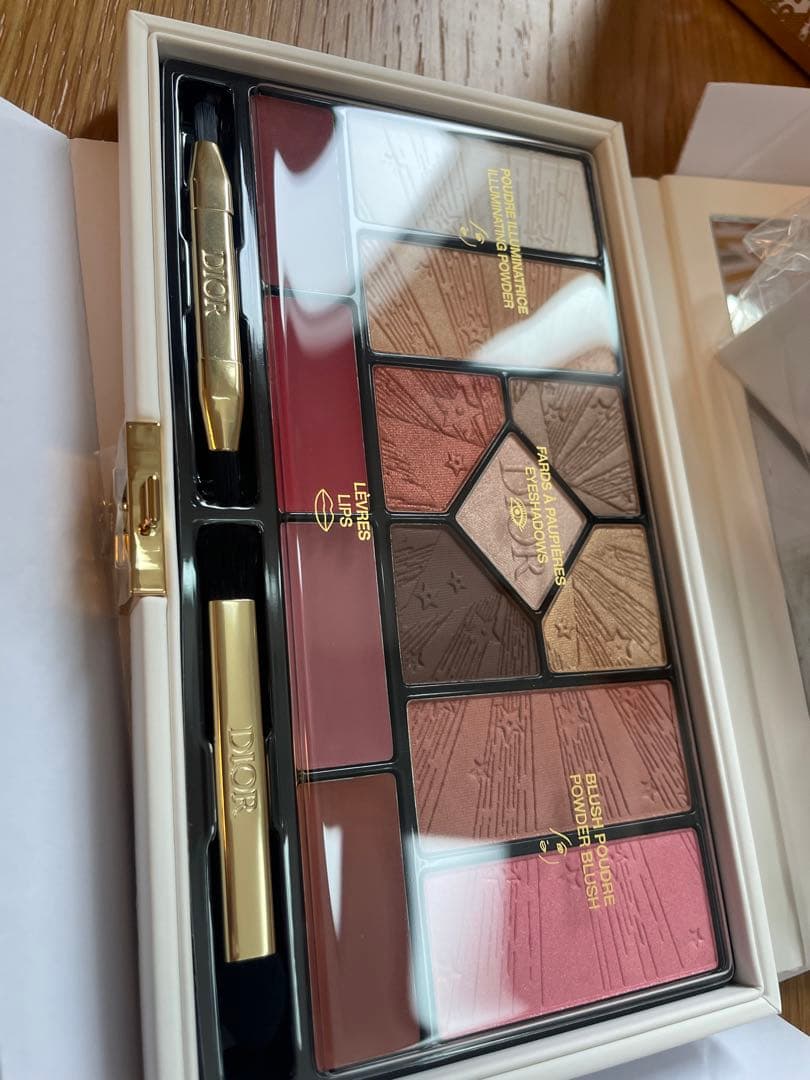 Dior アイシャドウパレット　クリスマス2025