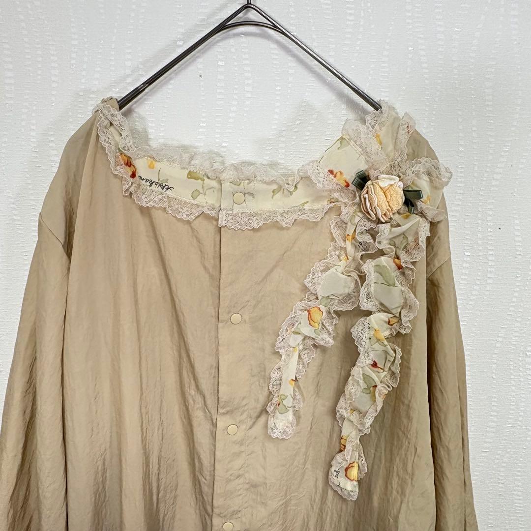 【お値下げ中】さえら　Akiakane ゴージャスなフリルお花飾り　ドレス割烹着