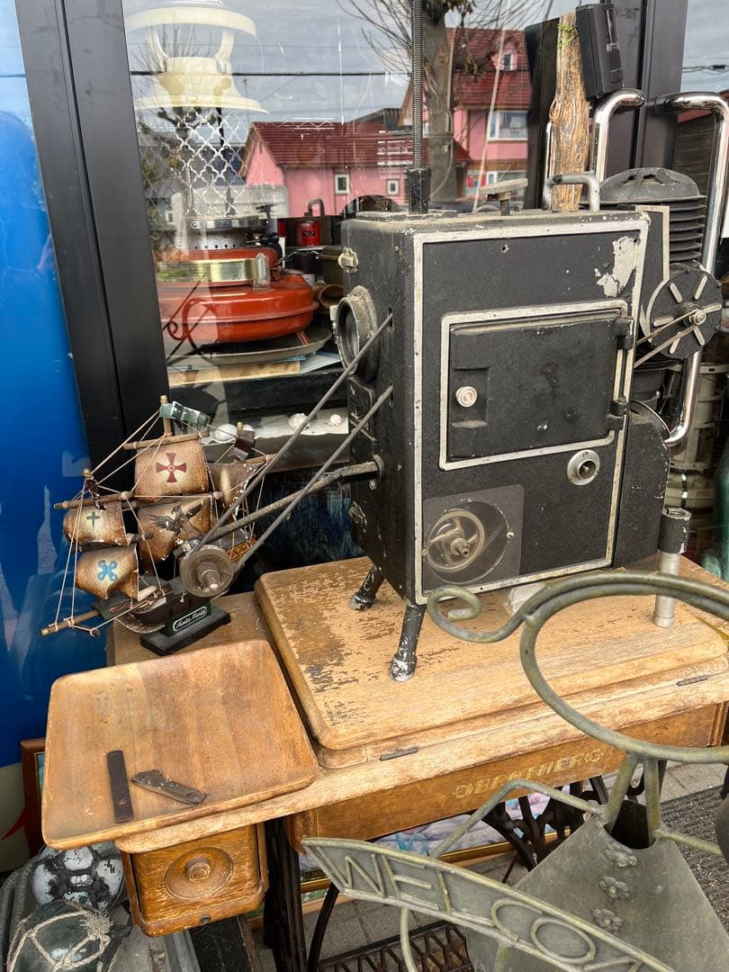 映写機、昭和レトロ映写機、業務用映写機、アンティーク映写機