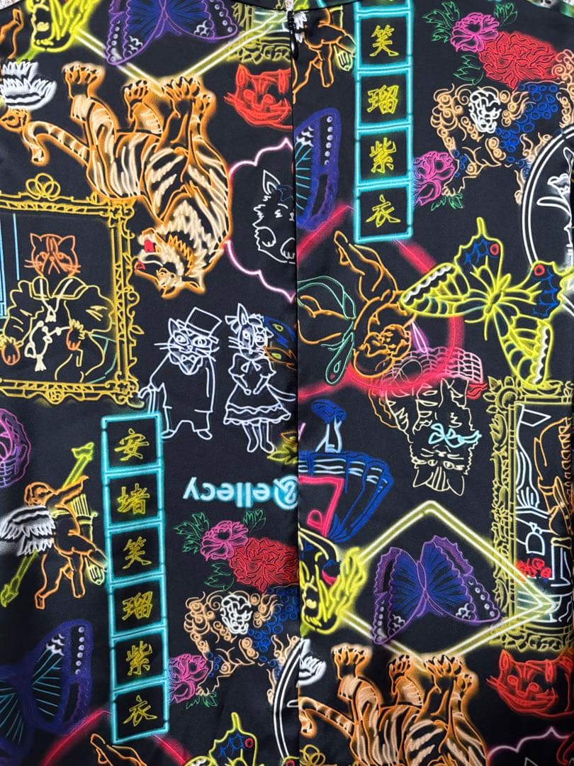 &ellecy アンドエルシー　ネオン　ブラウス　フリル　猫　ネコ　チャイナ