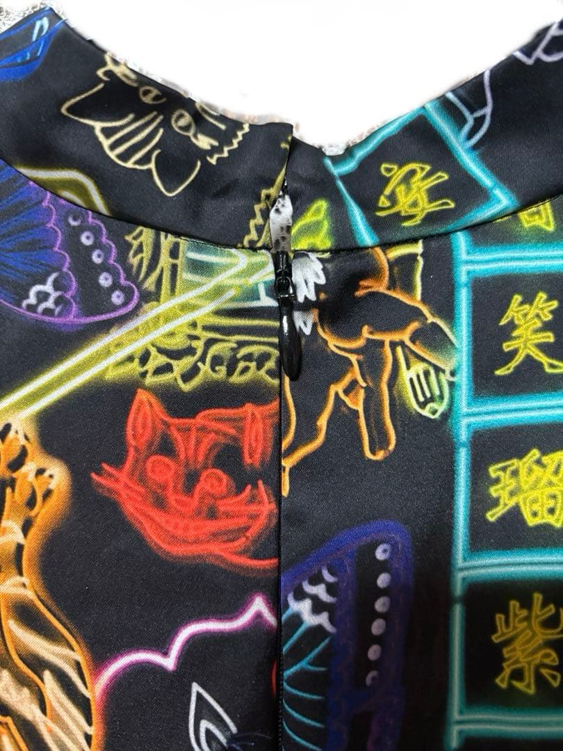 &ellecy アンドエルシー　ネオン　ブラウス　フリル　猫　ネコ　チャイナ