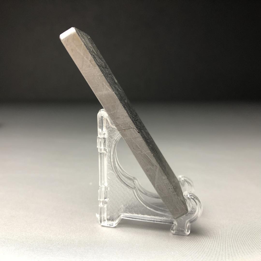 ムオニオナルスタ隕石 鉄隕石　隕石　重さ約77ｇ　ケース付き