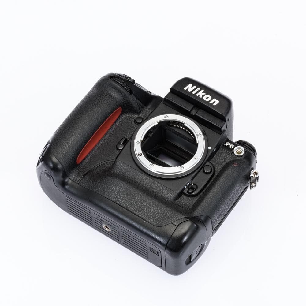 Nikon　F5　一眼レフ　フィルムカメラ　巻き上げ動作確認済み　防湿庫保管品