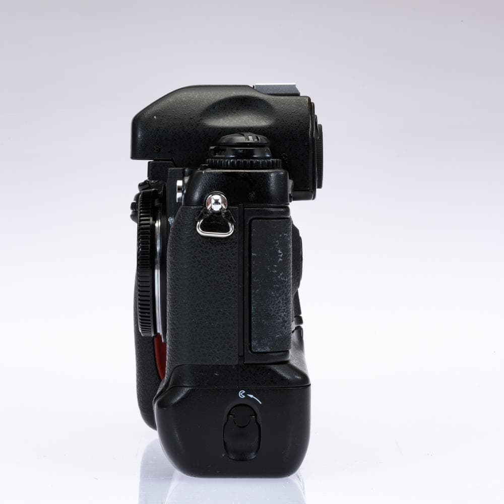 Nikon　F5　一眼レフ　フィルムカメラ　巻き上げ動作確認済み　防湿庫保管品