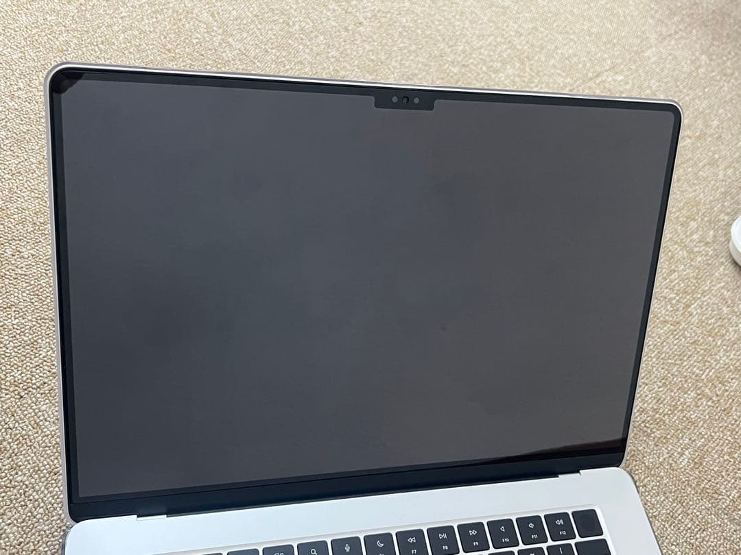 Apple MacBook Air 15インチ　本体 シルバー　M2チップ