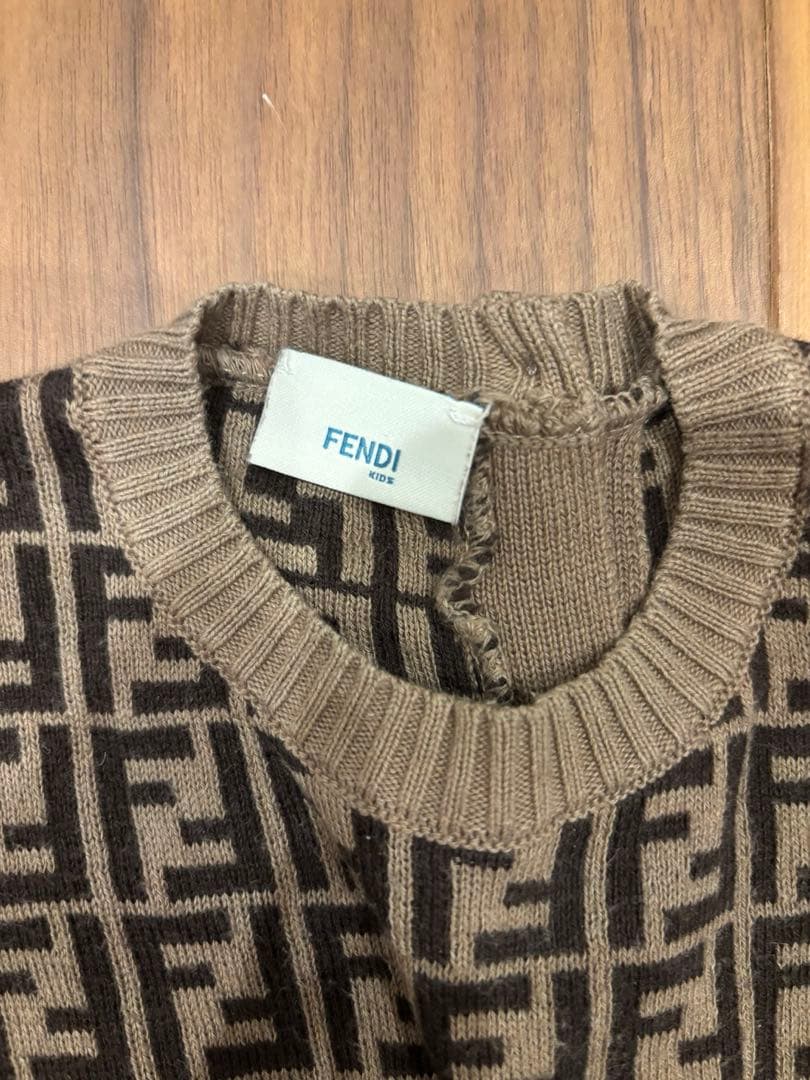 FENDI ズッカ柄ロンパース　うさぎニット帽　セット　6M