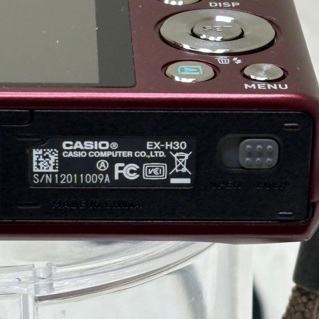 CASIO カメラ　EX-H30 充電器　箱　レッド コンデジ　動作品　外観美品