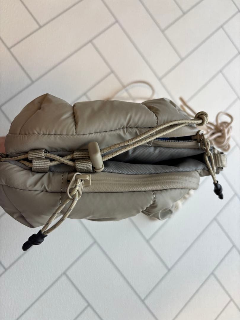 topologie ボトルサコッシュ　ラージ　ベージュ 【ストラップ付】