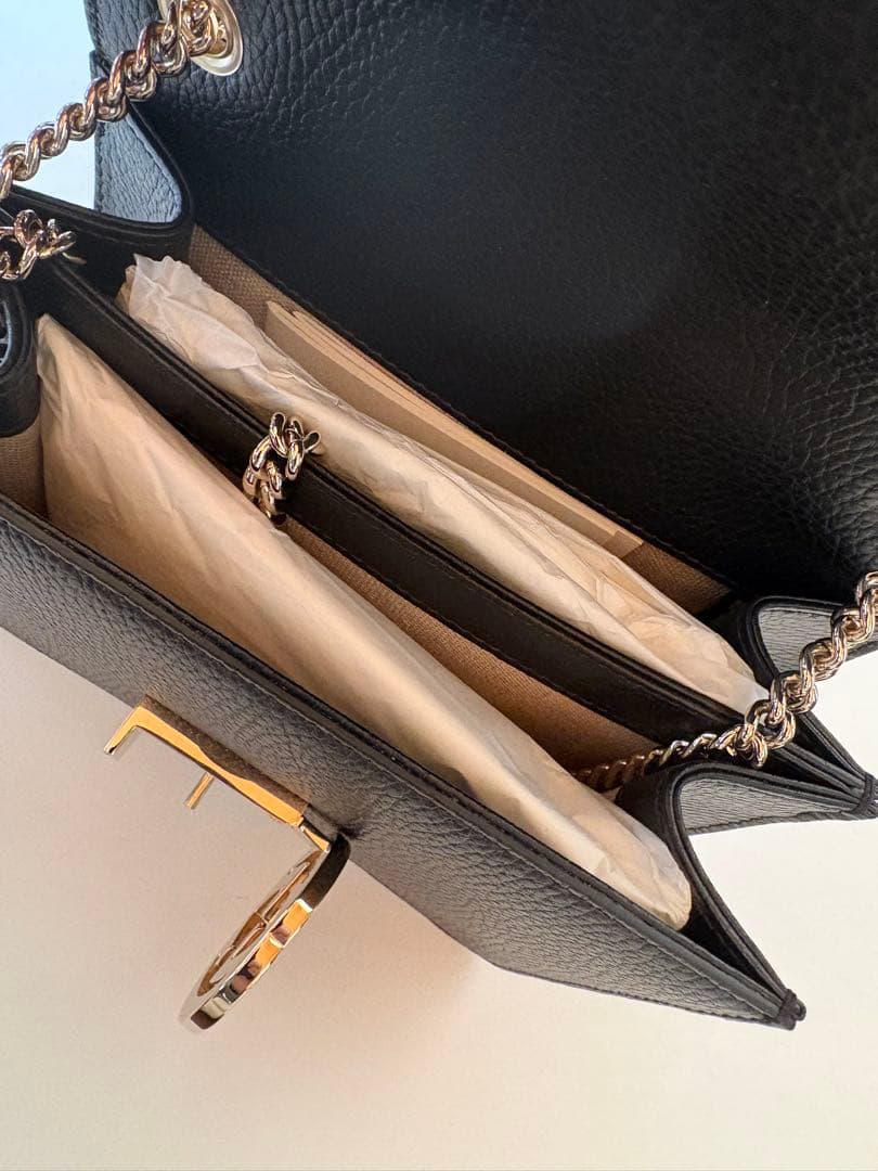 GUCCI インターロッキング　ブラック ショルダーバッグ　グッチ　チェーン