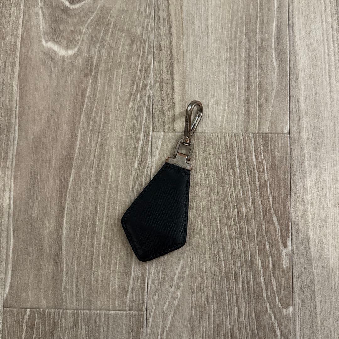 正規品 PRADA キーホルダー サフィアーノ