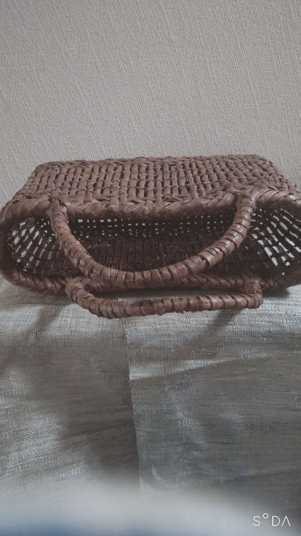 古い山葡萄の籠