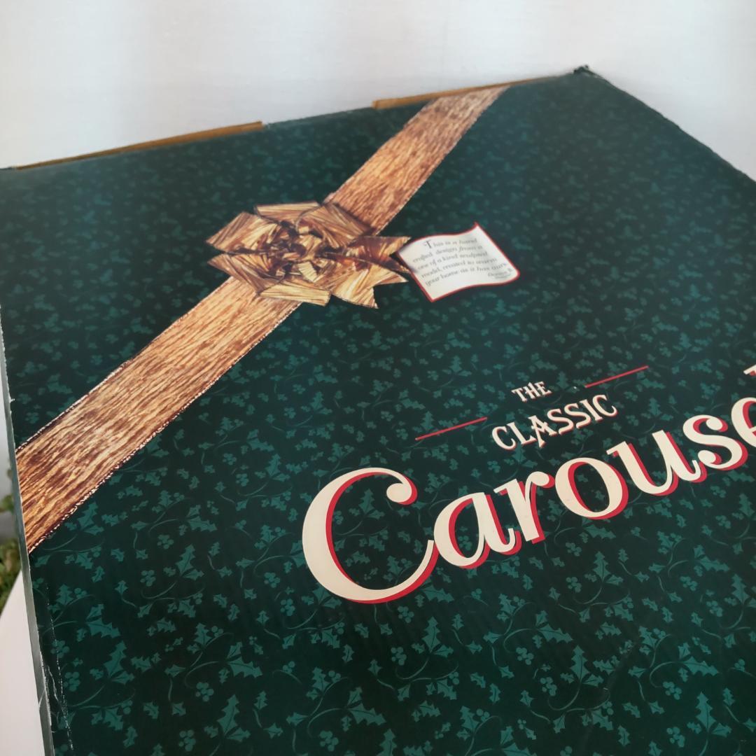 カルーセル　回転木馬　大きなメリーゴー ラウンド