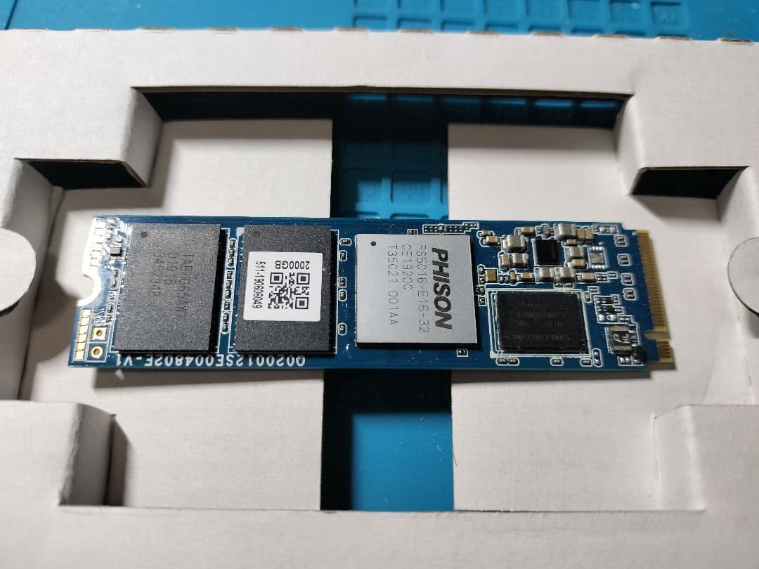 CFD M.2 gen4 2TB CSSD-M22B2TPG3VNF ジャンク