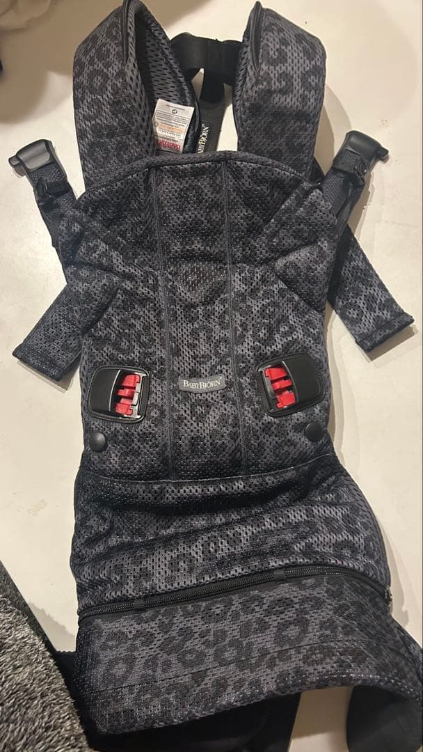 BABYBJÖRN 抱っこ紐 ONE AIR ブラック・レオパード柄