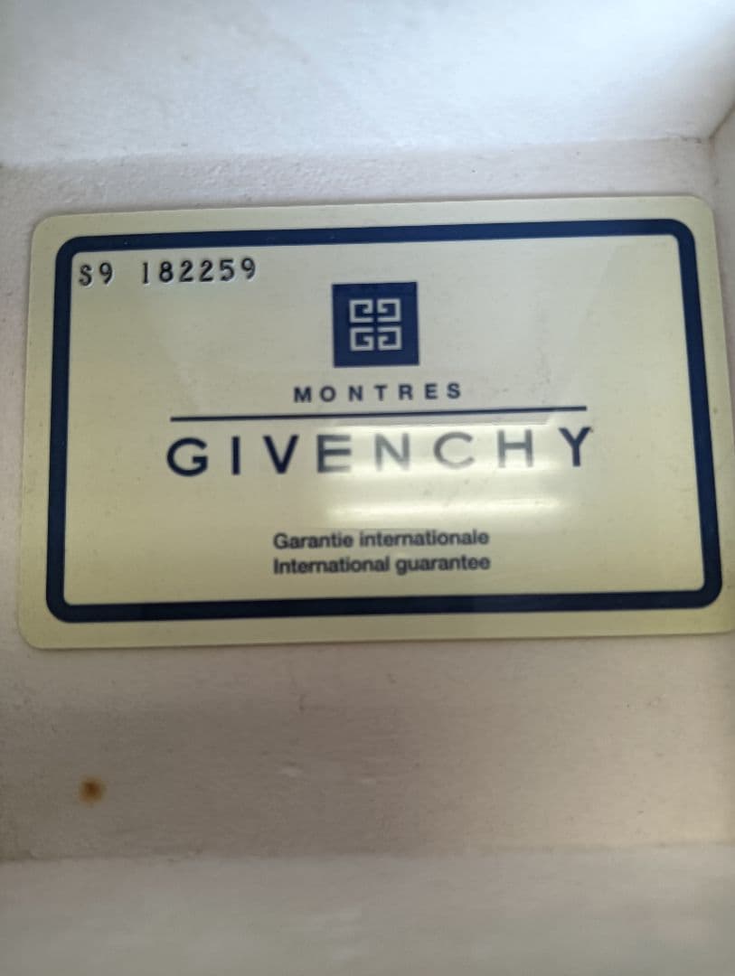 GIVENCHY スクエア型 時計