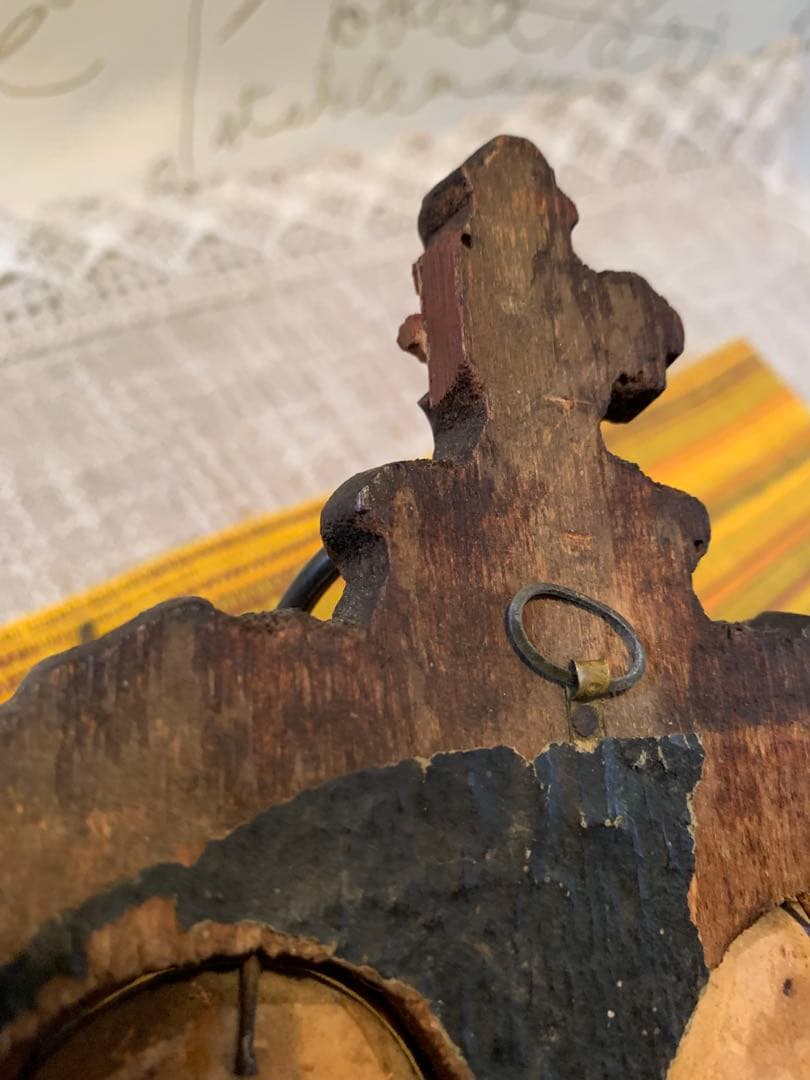 フランス製　アンティークのレアなメダイヨンのガラスドームが2個付いてます！繊細！