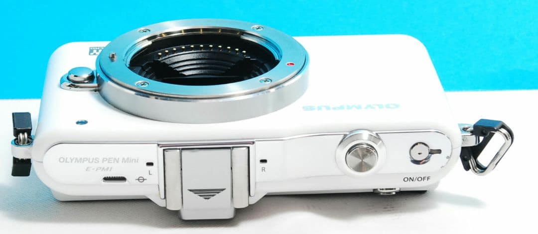 OLYMPUS E PM1 ボディ　ホワイト　送料無料