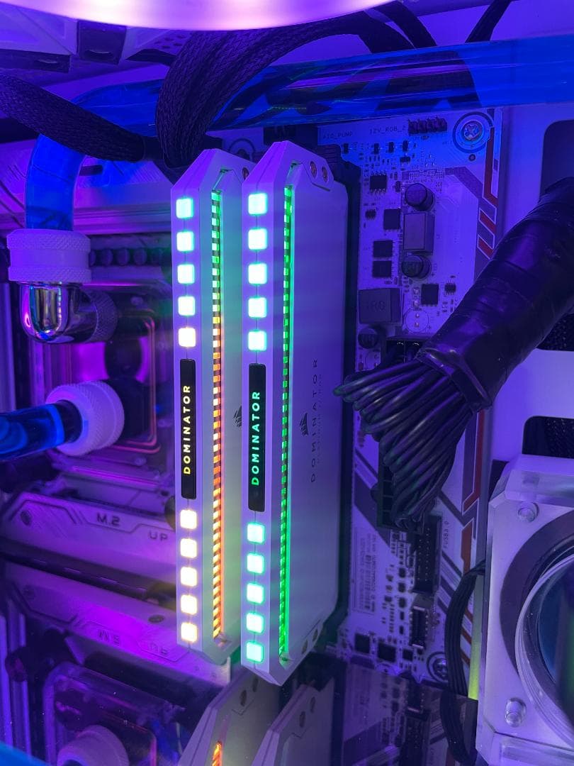 メモリー DDR4-3600MHz DOMINATOR PLATINUM RGB