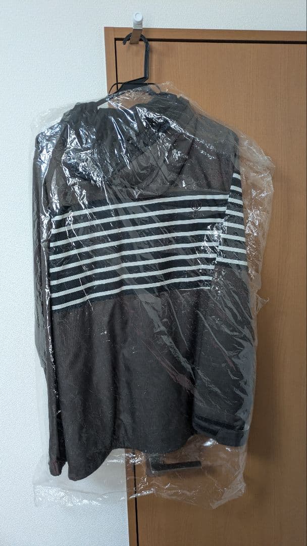 【volcom】half square jacket レギュラーサイズ