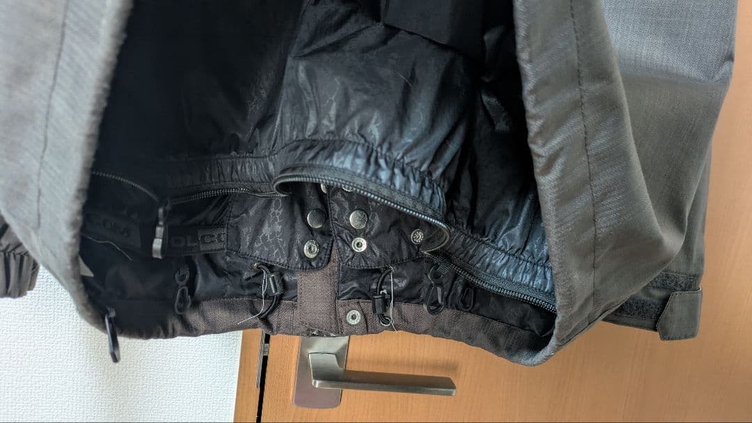 【volcom】half square jacket レギュラーサイズ