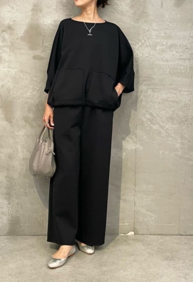 2.2万　今季新品ビアズリー　リップルダンボール トップス　黒ガリャルダガランテ