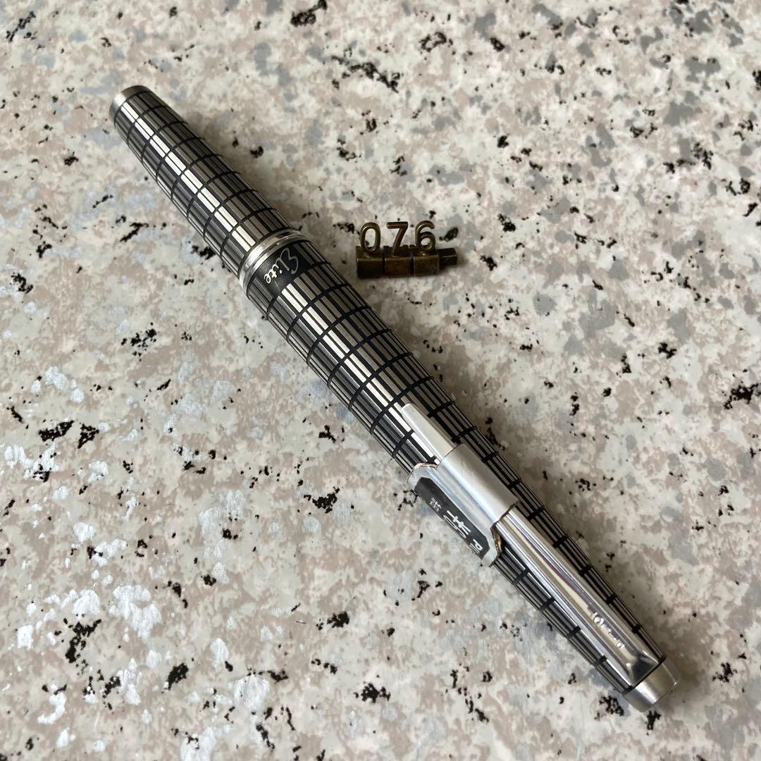 #076 未使用品 万年筆 パイロット PILOT Elite 全格子 18k