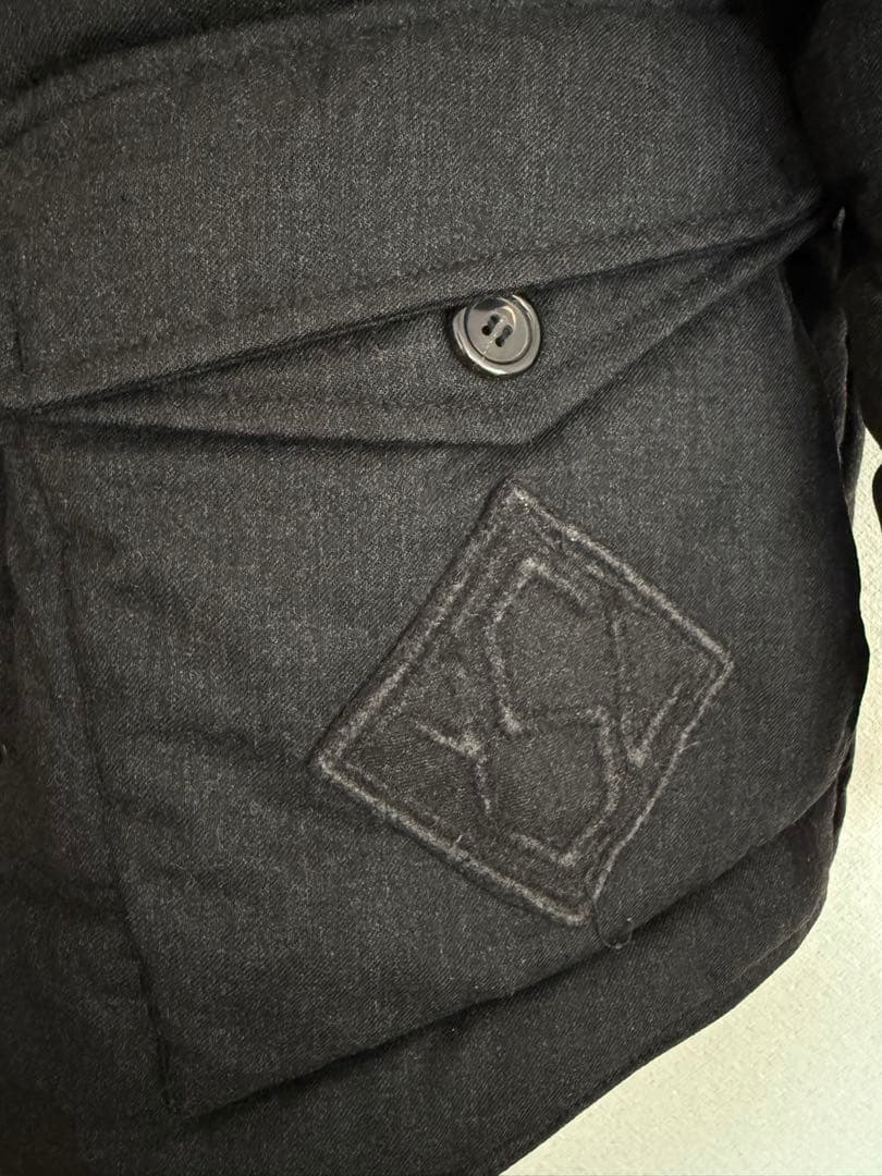 ダークグレー キルティングダウンジャケット