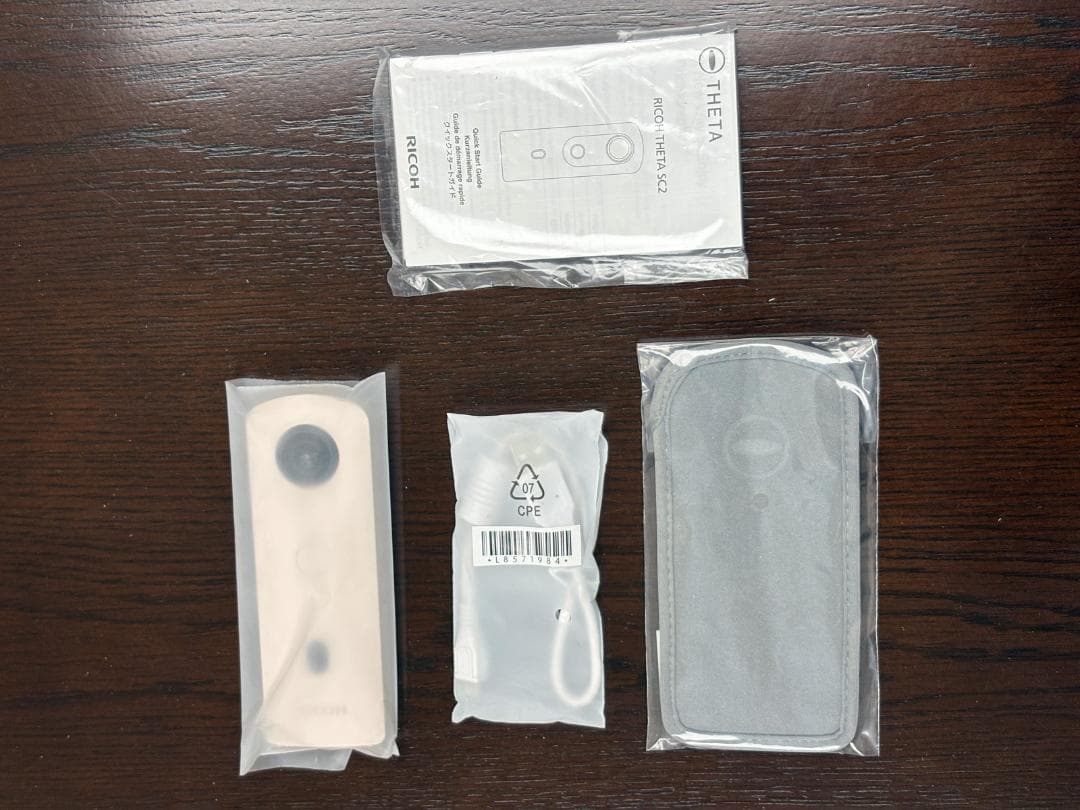 リコー360°撮影カメラTHETA SC2【美品・ケース付き】