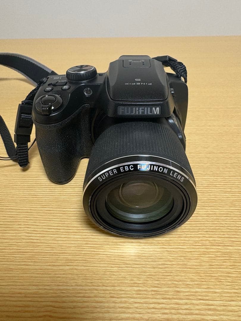 FUJIFILM FinePix S9800 本体と付属品