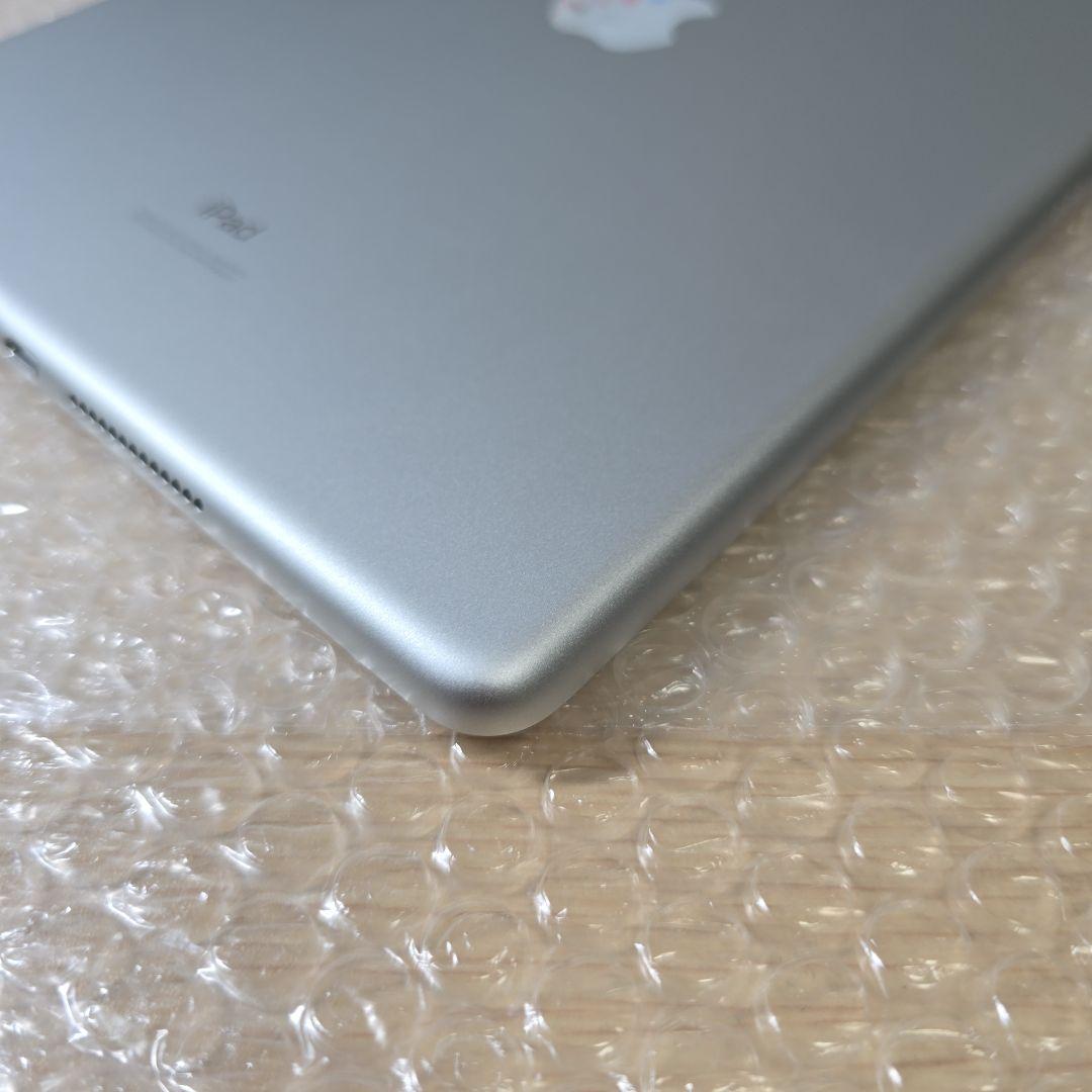ゴ*読様 美品■iPad 8◼️電池極良品◼️純正アダプター充電ケーブル付属