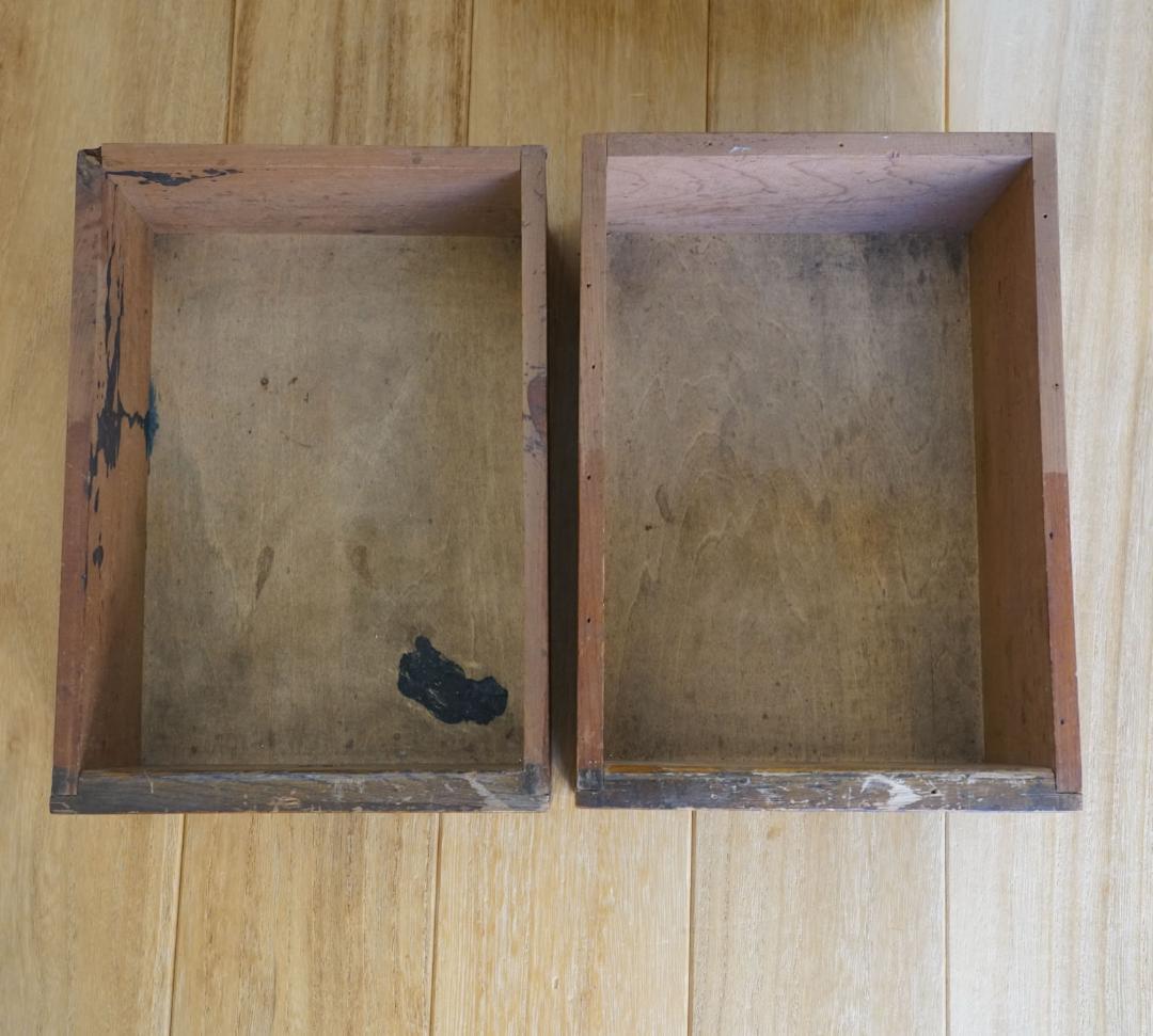 【アンティークタミゼ】オランダ　戦前アンティーク　小さめ　棚　キャビネット