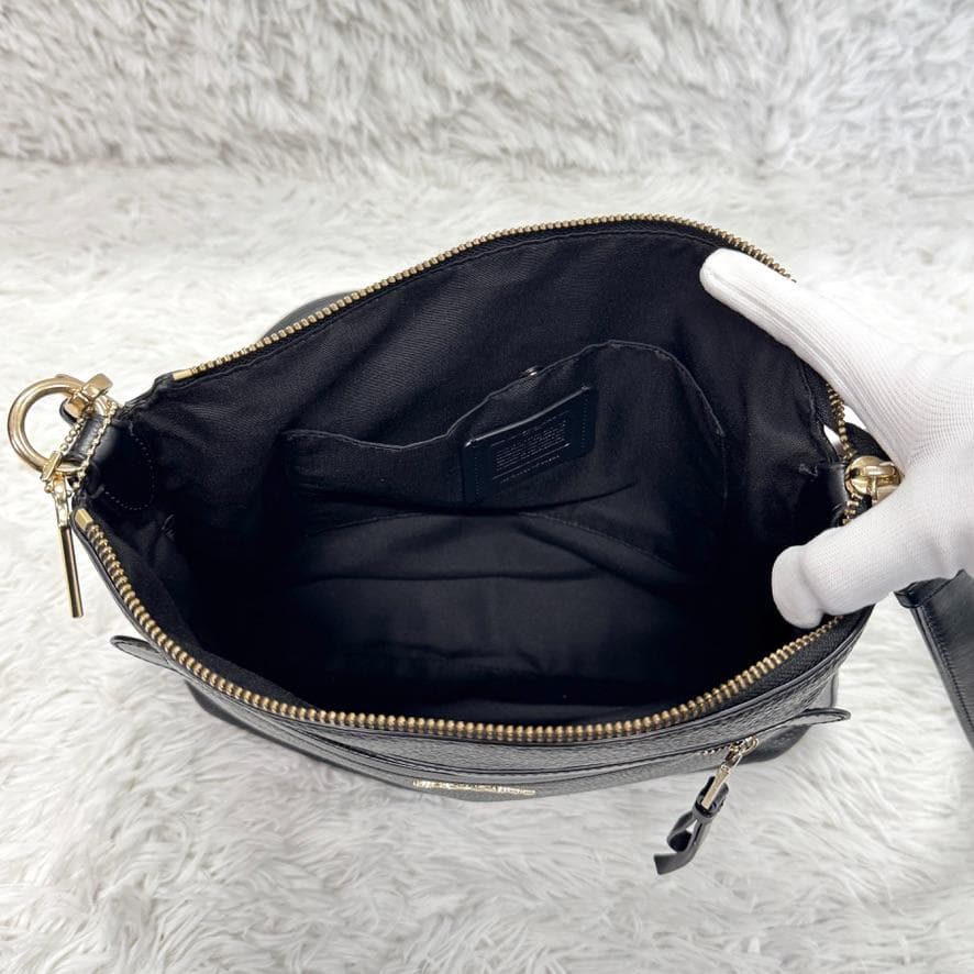 【美品】　コーチ F34823 バッグ ショルダーバッグ 黒 coach 肩掛け