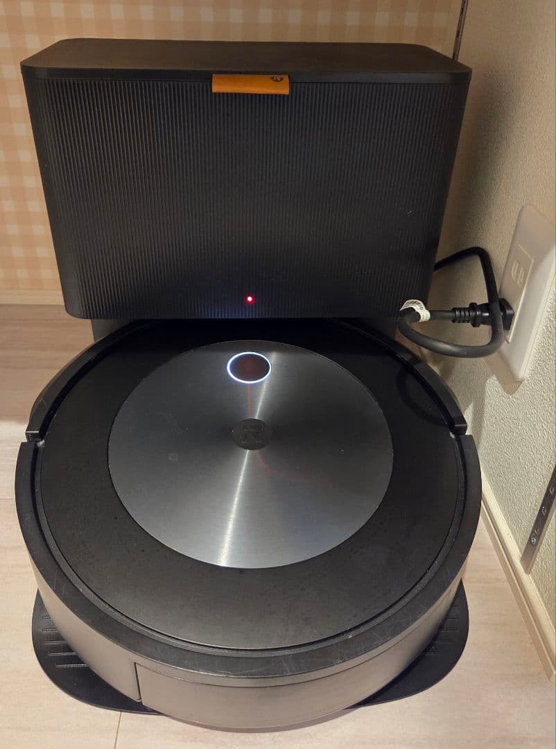 iRobot Roomba j7+ ルンバ　掃除機本体
