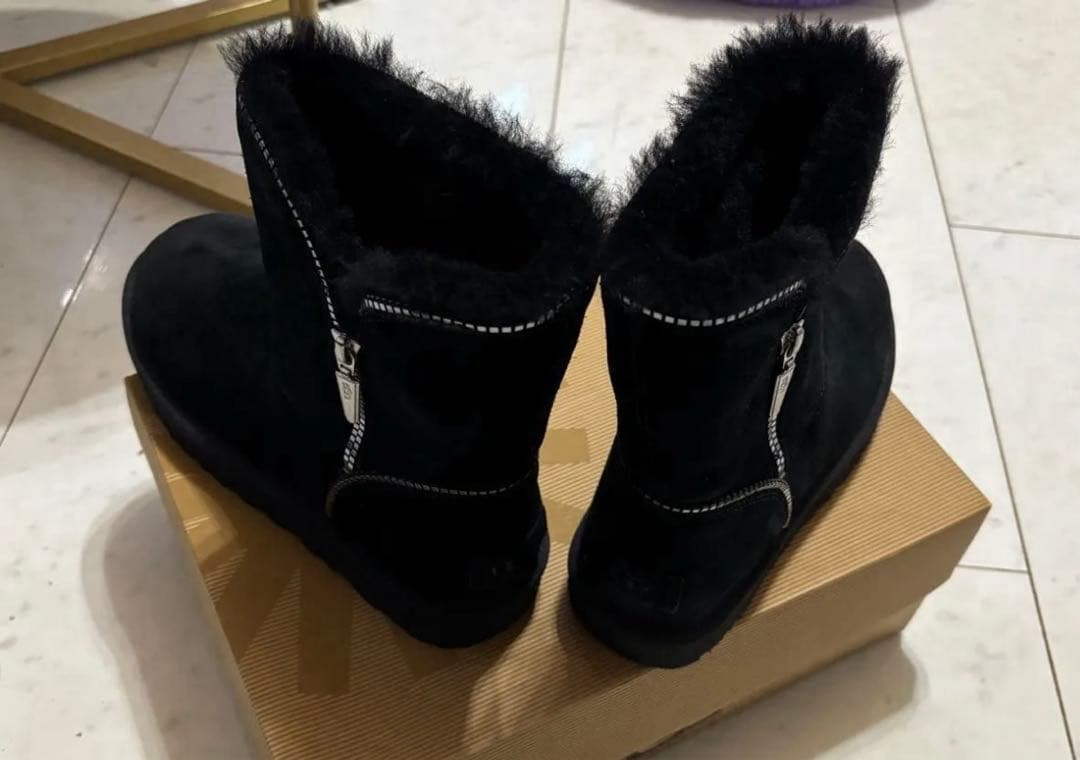 UGG ムートンブーツ ファスナー金具ビジュー 未使用 ショートブーツUS6