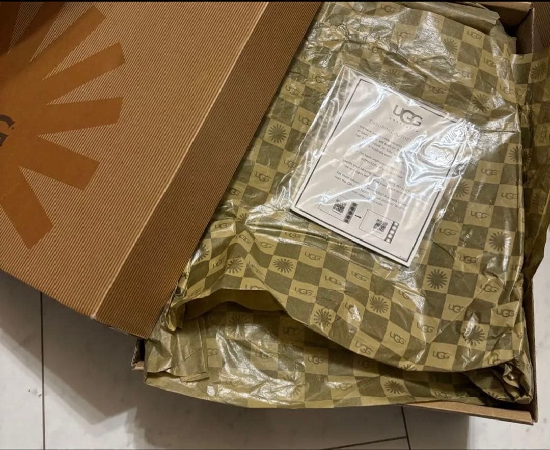 UGG ムートンブーツ ファスナー金具ビジュー 未使用 ショートブーツUS6