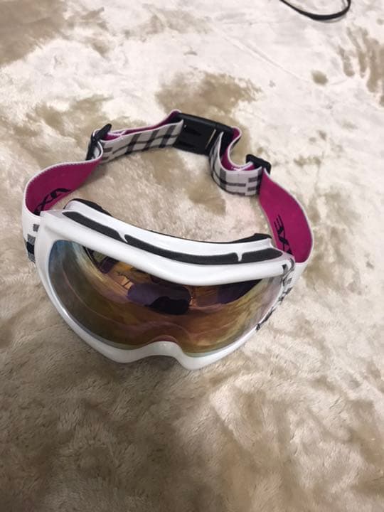 ウィンタースポーツ用ウェア上下とゴーグル