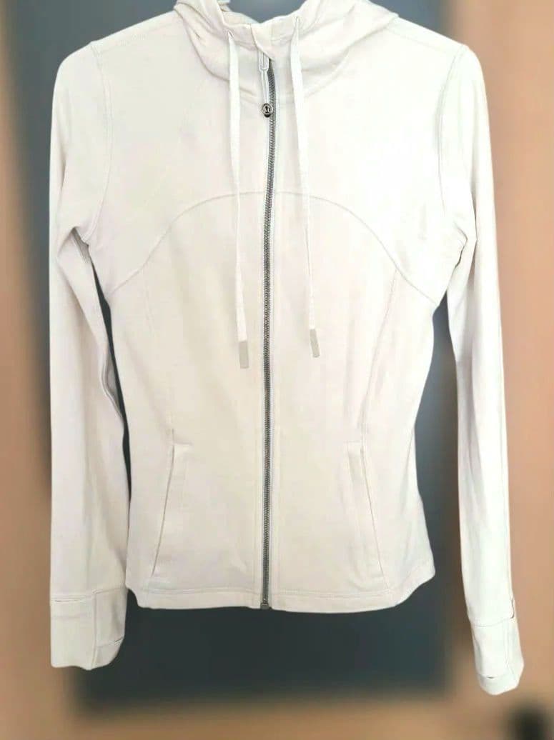 ルルレモン　Defineジャケット　Nulu 4 オフホワイト