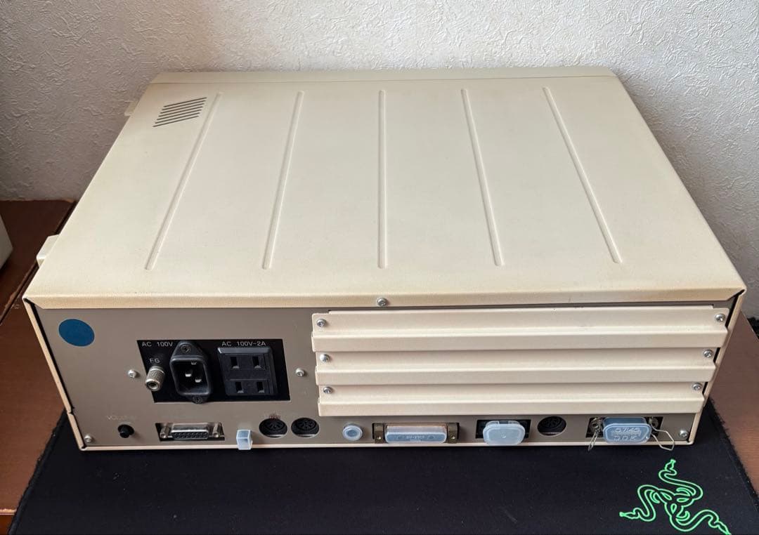 PC-8801mkIISR 本体とキーボード 動作品