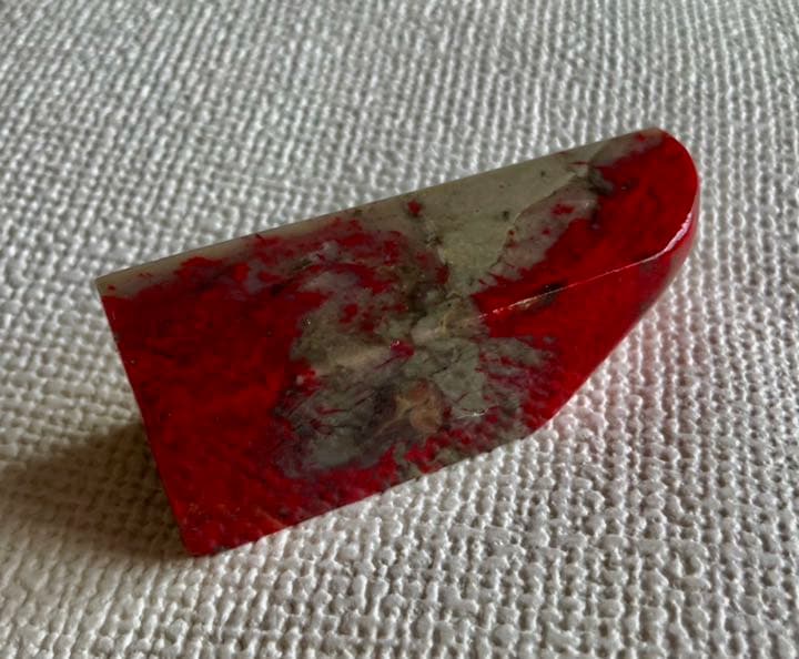 昌化鶏血石（しょうかけいけつせき）稀少貴重の高い天然印石