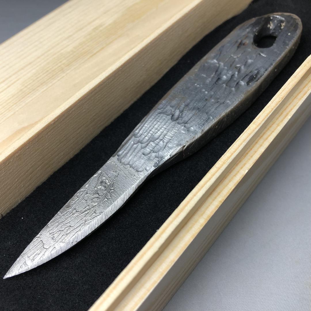 アルタイ隕石 使用 天鉄刀 刀型オブジェ・一点物 170g 共箱