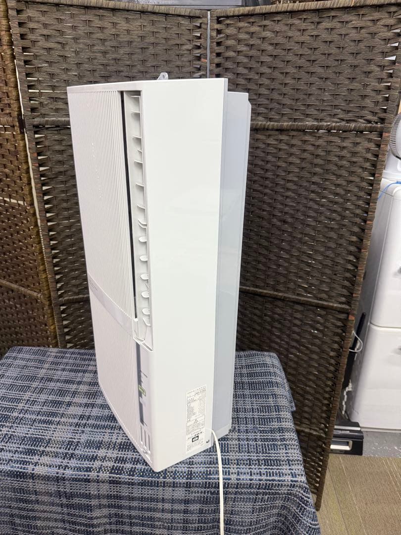 【超美品】コロナ　冷暖房兼用　窓用エアコン　ウインドエアコン　CWH-A1822
